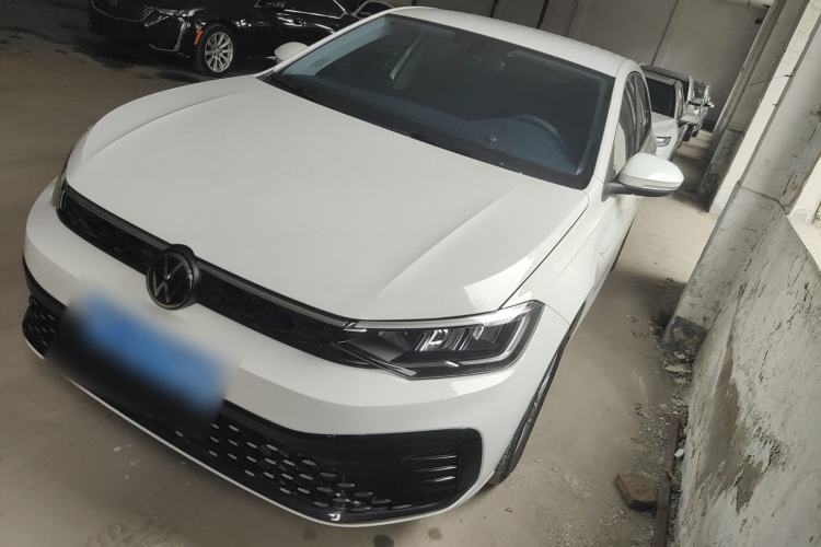 Used Volkswagen Lavida 2023 New Sharp 1.5L Automatic Excellent New Edition
