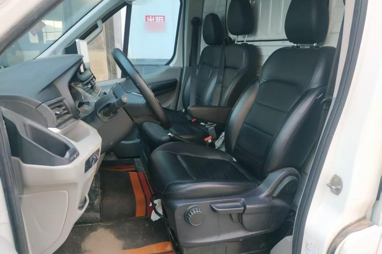 Used SAIC MAXUS Xintu V90 2022 2.0T Manual VAN Rear-Drive Extended Wheelbase High Roof with Dual Rear Tires 3-Seater
