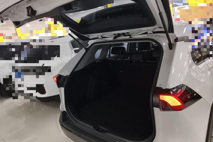 Used Toyota RAV4 2020 Dual-Engine 2.5L E-CVT Two-Wheel Drive Elite Edition Trunk