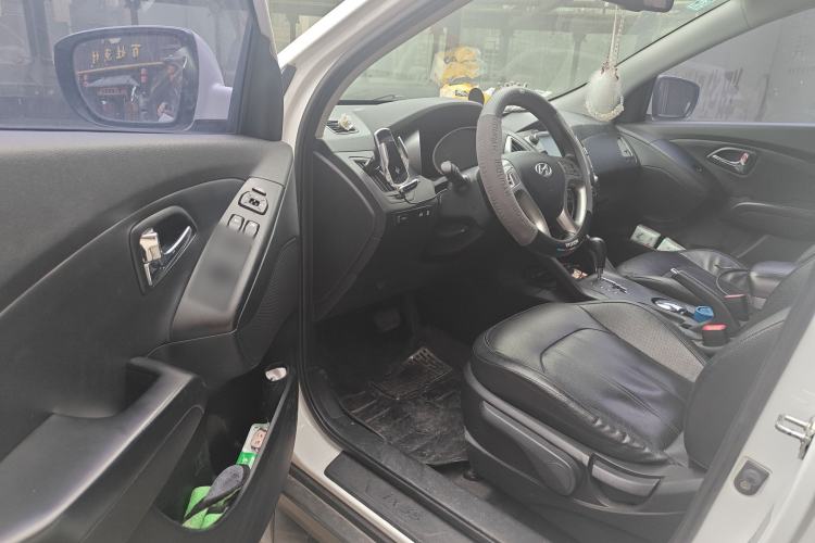 Used Hyundai ix35 2013 2.0L Automatic Two-Wheel Drive Smart GLS China IV Standard