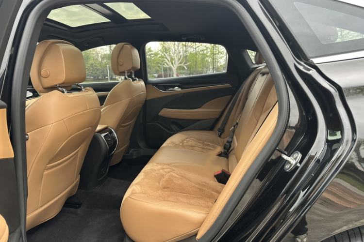 Used Buick LaCrosse 2018 28T Elite Edition Interior 2