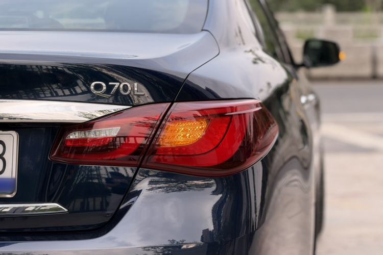 Used Infiniti Q70 2015 Q70L 2.5L Enjoyment Edition Exterior 9