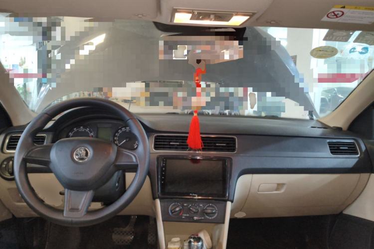 Used Skoda Rapid 2016 1.6L Automatic Chuanxing Edition Center Console