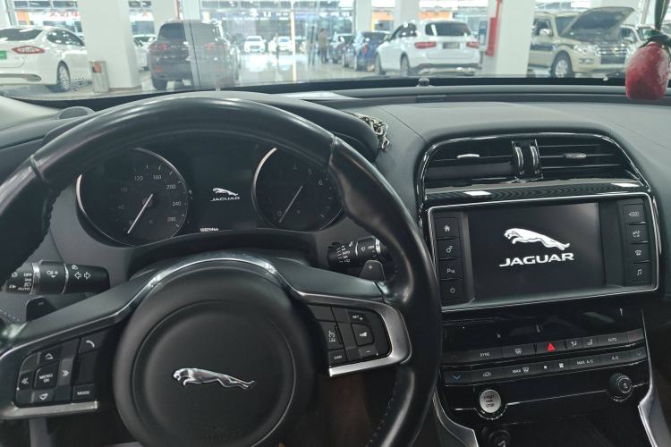 Used Jaguar XE 2017 2.0T 200 PS R-Sport