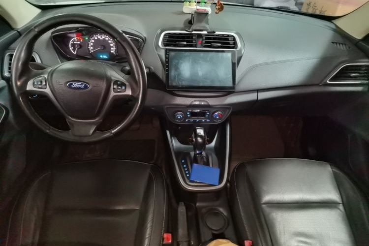 Used Ford Escort 2015 1.5L Automatic Fashion Model Center Console