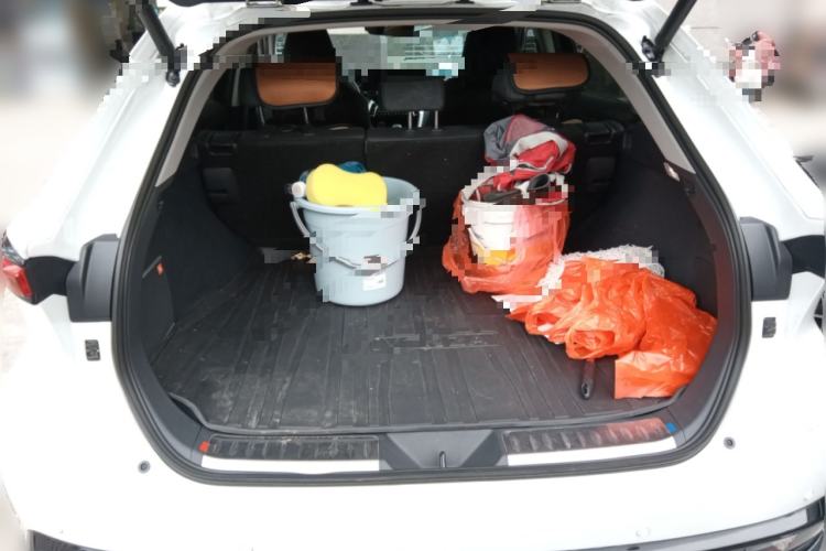 Used Toyota Venza 2022 Dual-Engine 2.5L CVT Two-Wheel Drive Prestige Edition Trunk