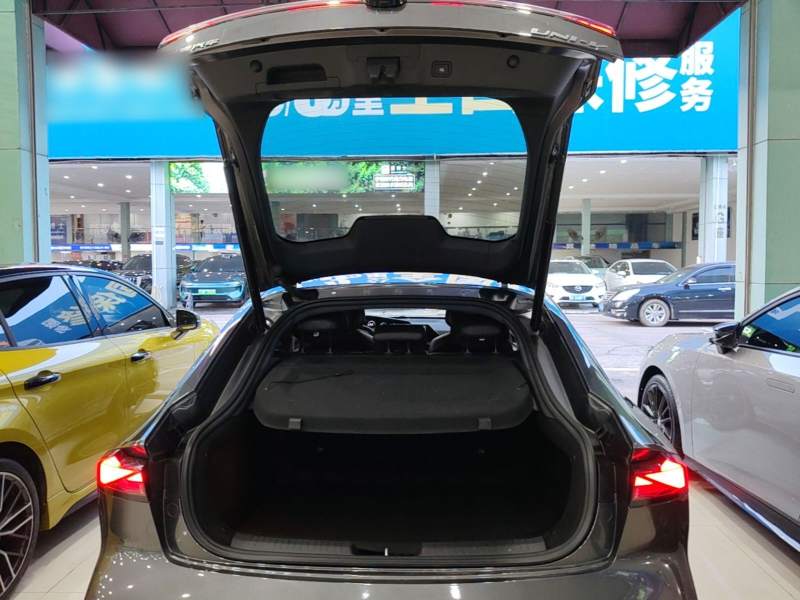 Used CHANGAN UNI-V 2022 1.5T Sport Edition — 18