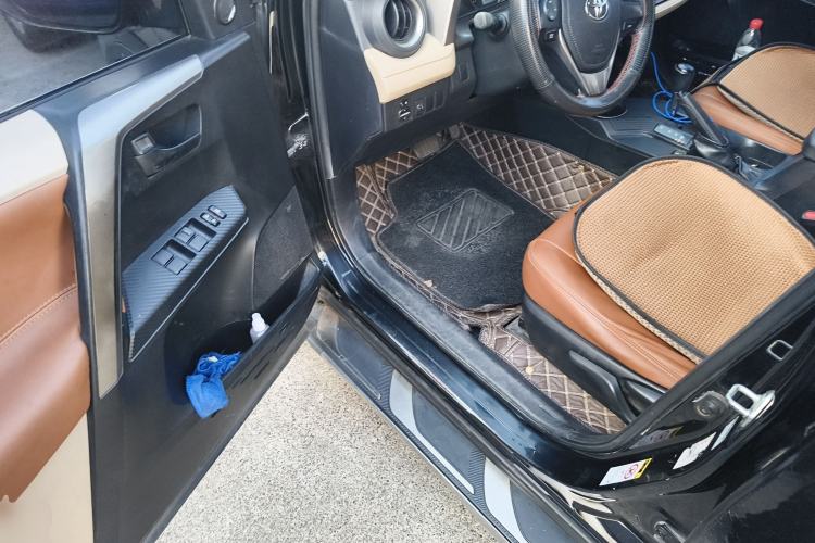 Used Toyota RAV4 2013 2.0L CVT Two-Wheel Drive Urban Edition