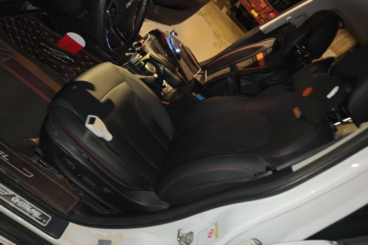 Used Haval H6 2016 Upgraded Model 1.5T Automatic Two-Wheel Drive Prestige Version
