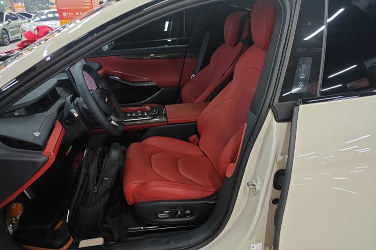 Used Xiaomi Auto SU7 2024 Four-Wheel Drive Ultra-Long Range Advanced Intelligent Driving Max Edition
