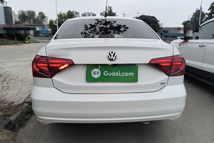 Used Volkswagen Jetta 2017 1.5L Manual Fashion Edition
