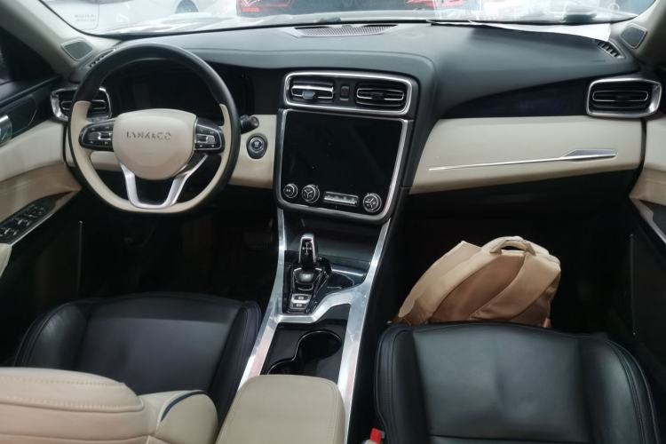 Used Lynk & Co 01 2017 2.0T Two-Wheel Drive Zhaopu Version Center Console