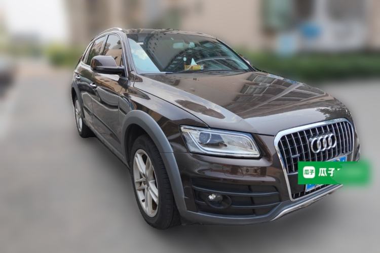 Used Audi Q5 2017 Plus 40 TFSI Technology Model Front Right 45 Deg