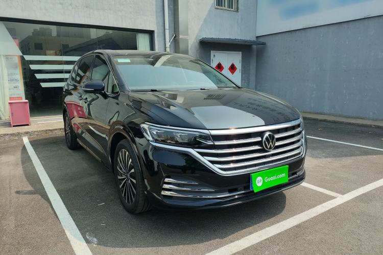 Used Volkswagen Viloran 2024 380TSI Premium Edition Front Right 45 Deg