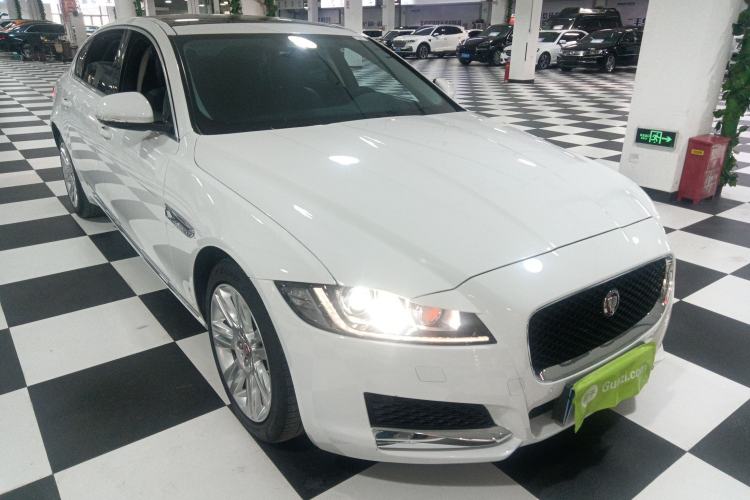 Used Jaguar XFL 2020 XFL 2.0T P200 Two-Wheel-Drive Elite Edition Front Right 45 Deg