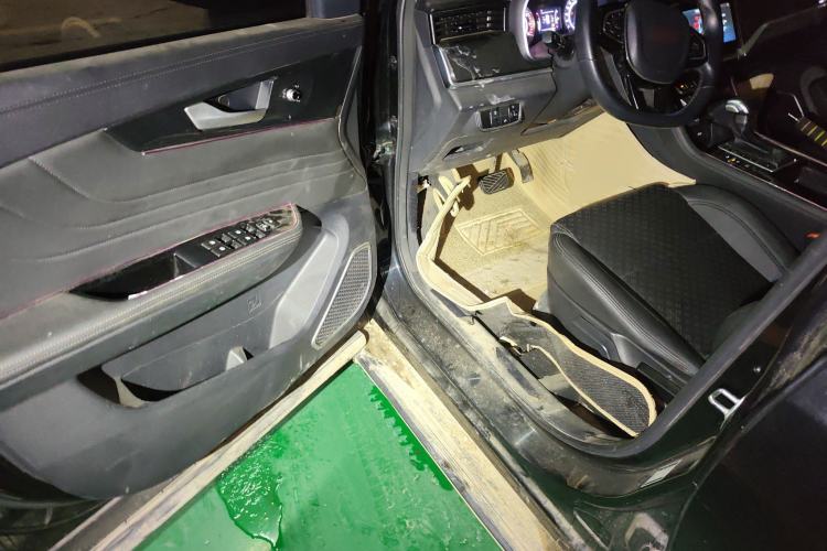 Used Sinotruk VGV U70 2020 1.5T Automatic Smart Enjoyment Elite Version 7 Seats Driver Seat