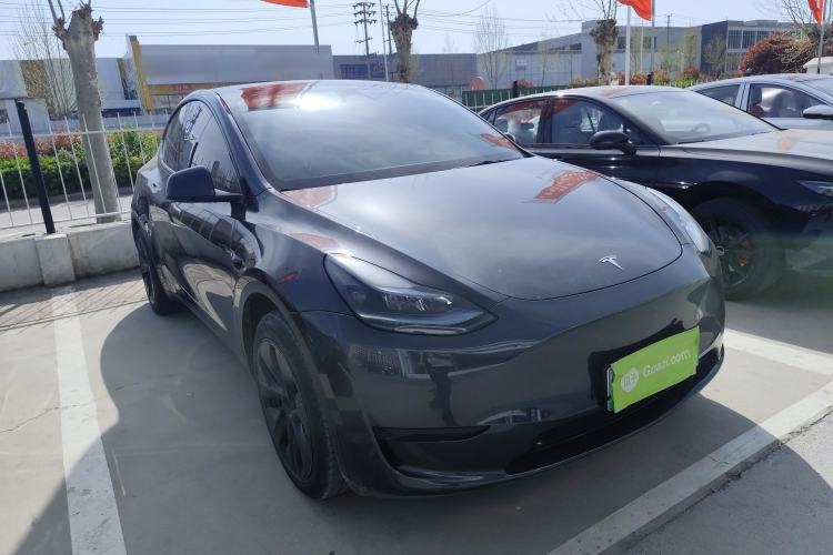 Used Tesla Model Y 2024 Rear-Wheel-Drive Version Front Right 45 Deg