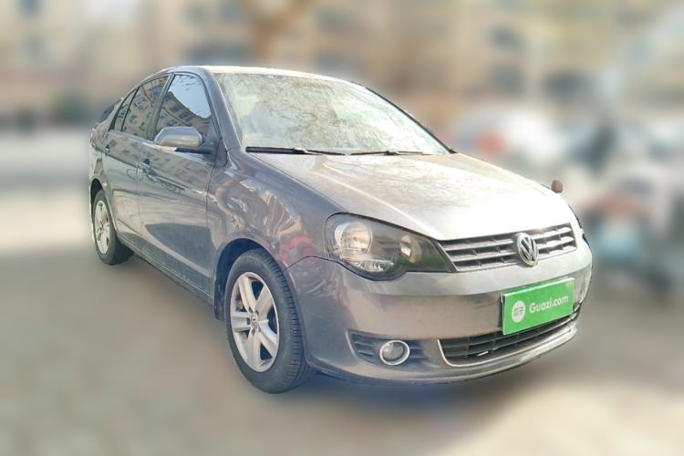 Used Volkswagen Polo 2011 Jingqu 1.6L Manual - Real Cool Edition