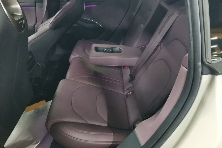 Used Xiaomi Auto SU7 2024 Four-Wheel Drive Ultra-Long Range Advanced Intelligent Driving Max Edition
