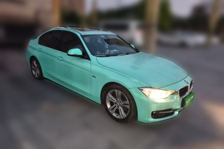 Used BMW 3 Series 2013 320i Sport Design Package Front Right 45 Deg