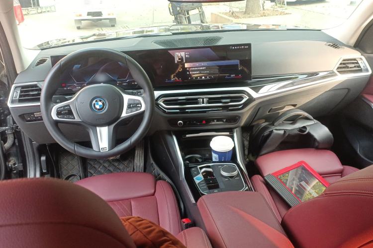 Used BMW i3 2024 eDrive 35 L
