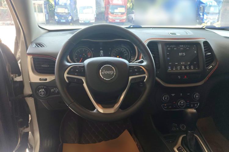 Used Jeep Cherokee 2016 2.0L Superior Edition
