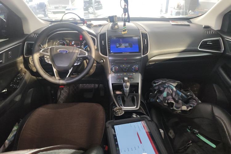 Used Ford Edge 2015 2.0T GTDi Two-Wheel-Drive Platinum Edition