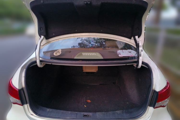 Used Nissan Sylphy 2012 Classic 1.6XE Automatic Comfort Edition Trunk