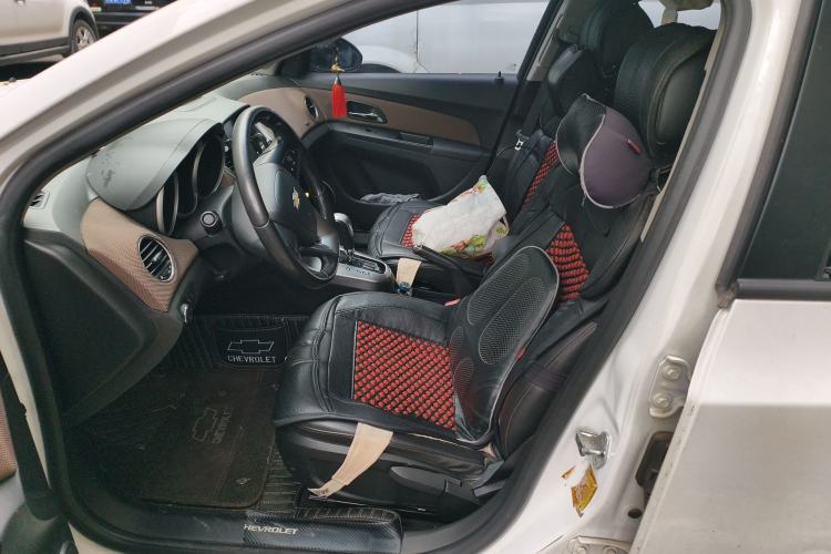 Used Chevrolet Cruze 2013 Hatchback 1.6L Automatic Luxury Model Left Front Seat