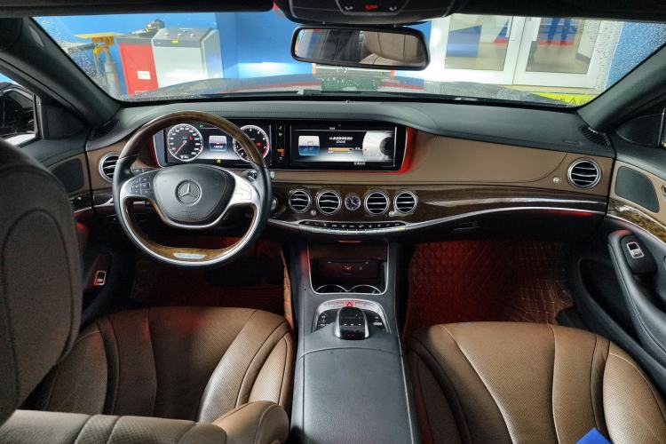 Used Mercedes-Benz S-Class 2014 S 320 L Business Model Center Console