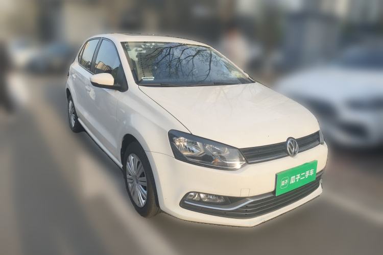 Used Volkswagen Polo 2016 1.6L Automatic Comfort Model Front Right 45 Deg