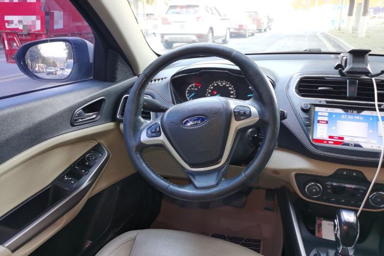 Used Ford Escort 2015 1.5L Automatic Fashion Model