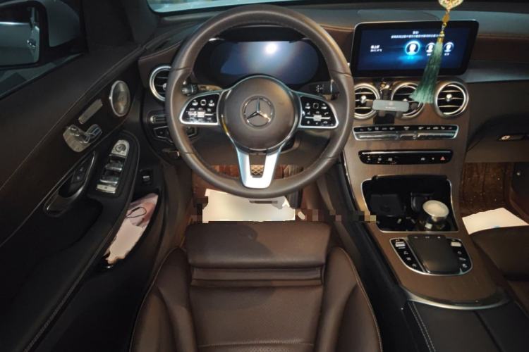 Used Mercedes-Benz GLC 2022 Second Facelift GLC 260 L 4MATIC Luxury Edition Steering Wheel