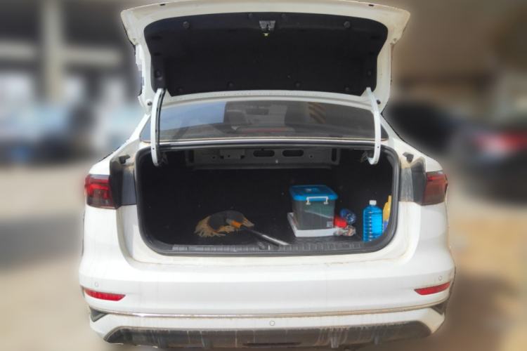 Used Geely Auto Emgrand 2023 4th Generation Champion Edition 1.5L CVT Luxury Model Trunk