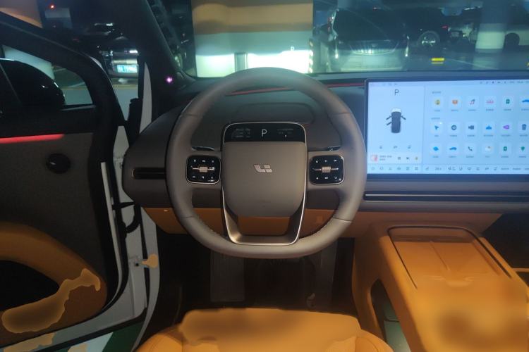 Used Li Auto i6 2025 Model Two-Wheel-Drive Standard Type Steering Wheel
