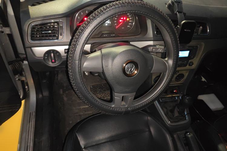 Used Volkswagen Lavida 2013 Restyled Classic 1.6L Manual Comfort Edition
