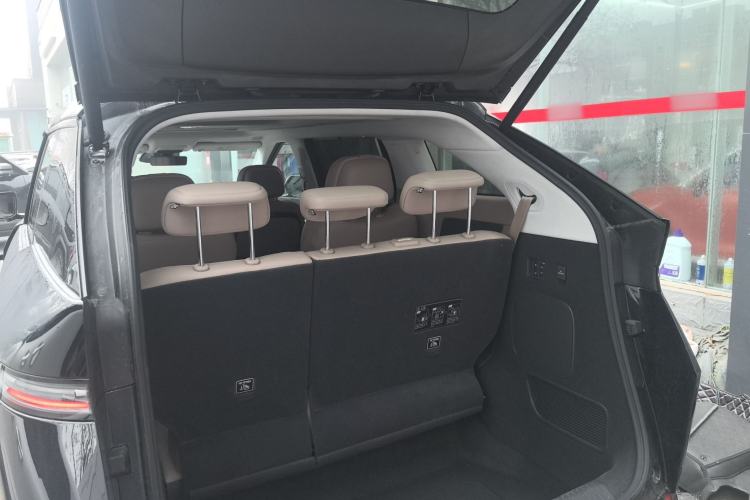 Used XPeng X9 2025 740 Ultra-Long Range Max