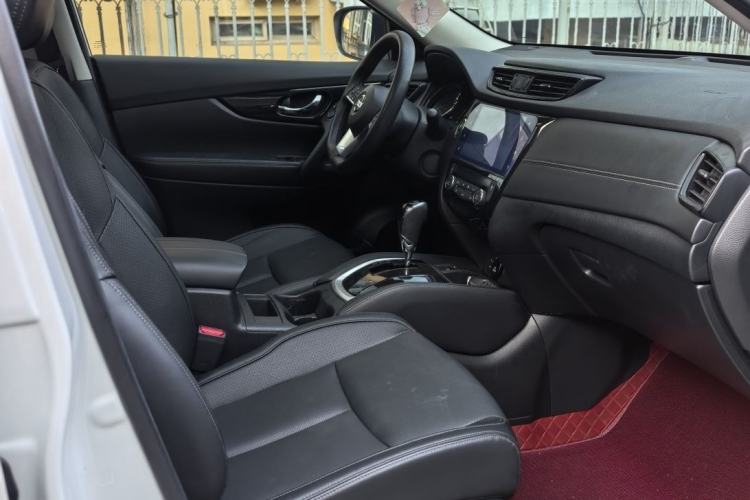 Used Nissan X-Trail 2022 2.0L Two-Wheel Drive Smart Connect Premium Edition
