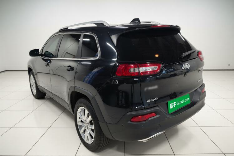 Used Jeep Cherokee 2016 2.4L Superior Edition Exterior 2