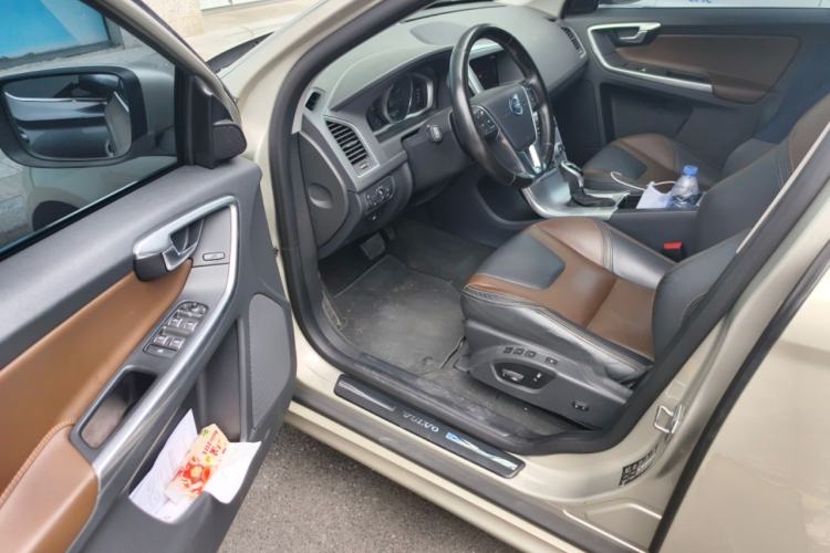 Used Volvo XC60 2017 T5 AWD Smart Upgrade Edition Driver Seat