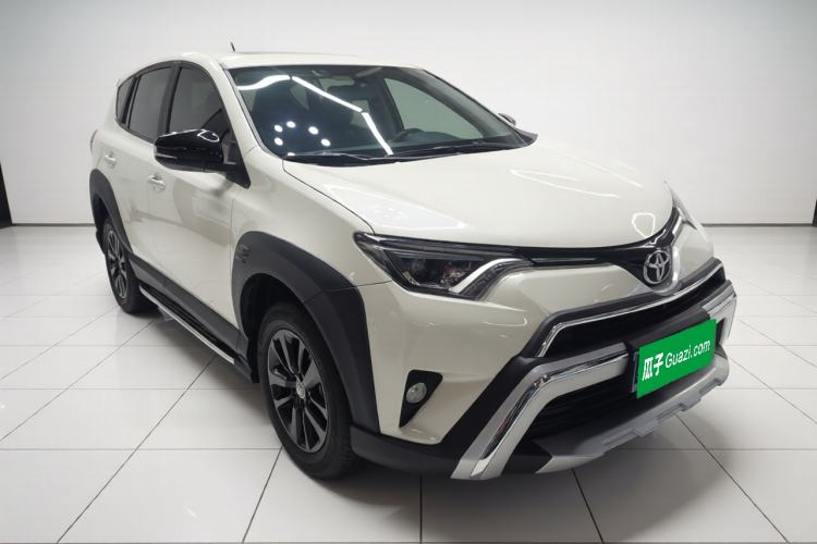 Used Toyota RAV4 2019 2.0L CVT Two-Wheel Drive Fashion X Limited Edition China V Standard
