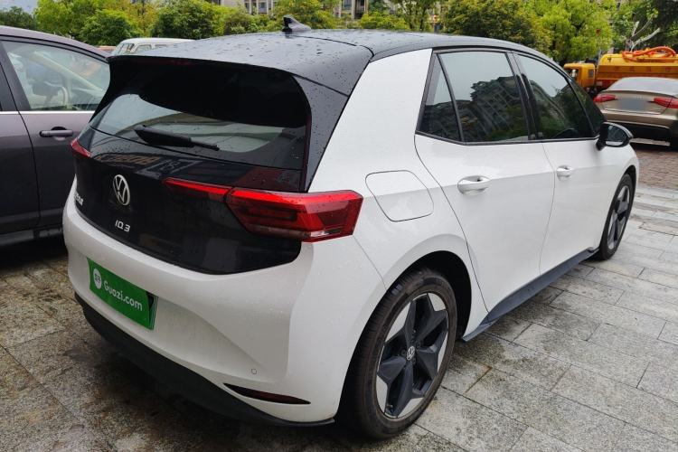 Used Volkswagen ID.3 2025 Revised Version Smart Edition Outstanding Grade Rear Right 45 Deg