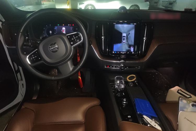 Used Volvo XC60 New Energy 2023 T8 Plug-in Hybrid Long-Range All-Wheel Drive Smart & Luxurious Enjoyment Edition
