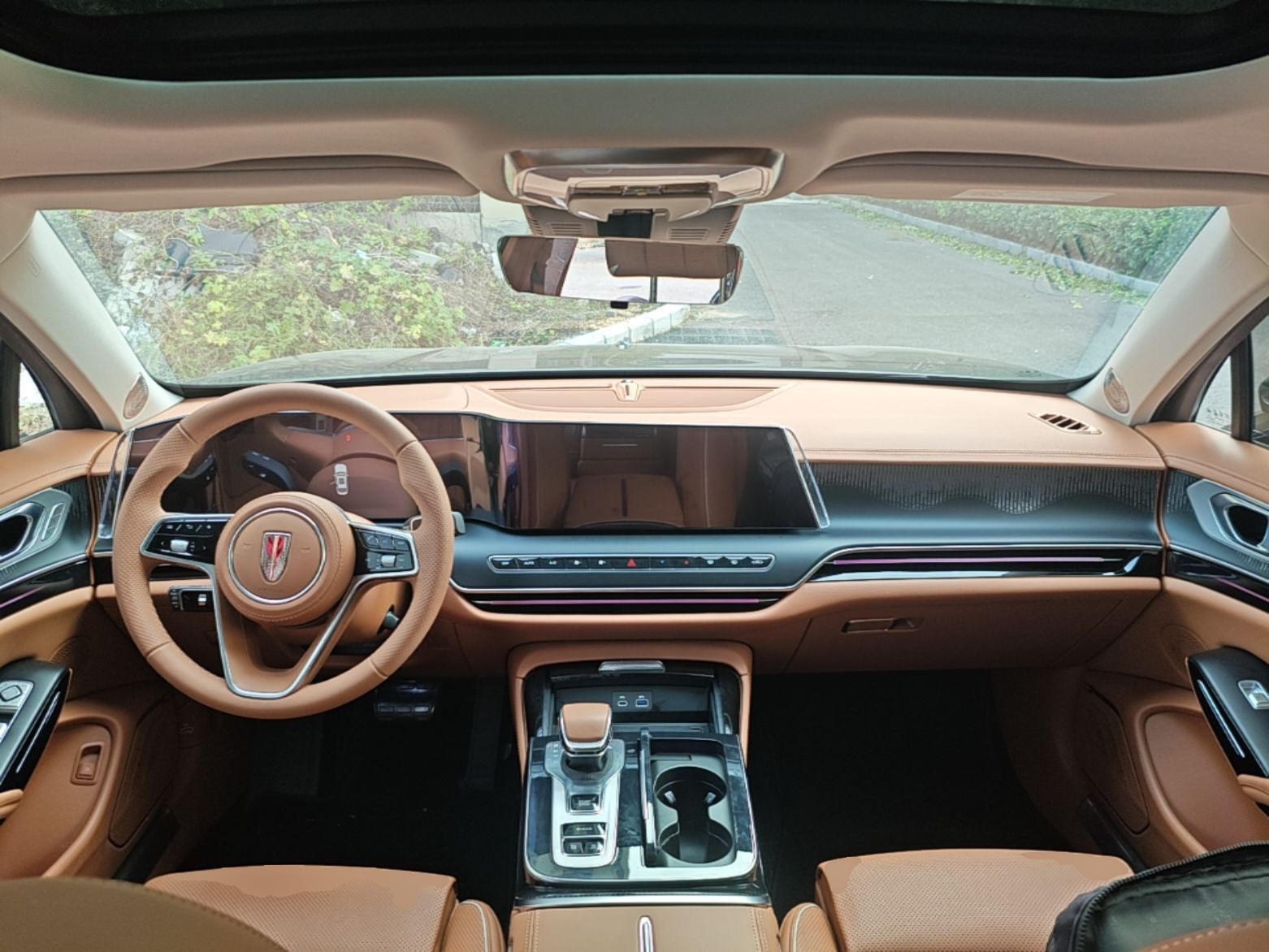 Hongqi H9 2025 Model Facelifted 2.0T Two-Wheel Drive Flag-Style Luxury Business Edition, 5 Seats - Chinese Trim Xiang — снимка 18