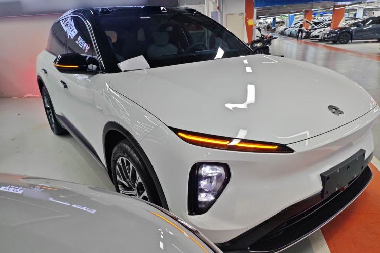 Used Nio ES6 2024 75 kWh Exterior 1
