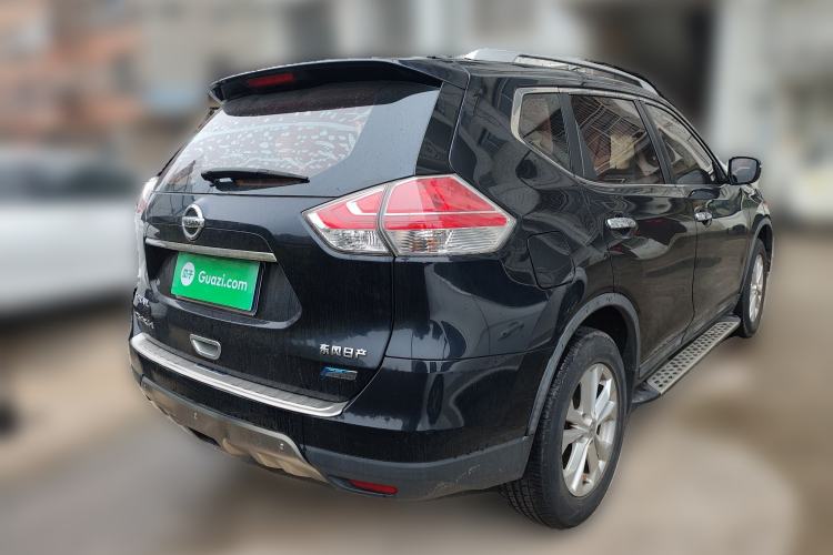 Used Nissan X-Trail 2014 2.5L CVT Leading Edition 4WD
