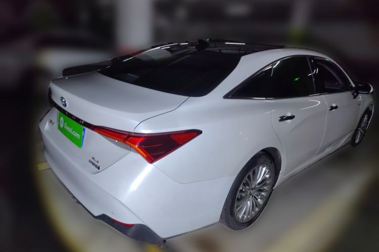 Used Toyota Avalon 2019 Dual-Engine 2.5L XLE Prestige Version China VI Standard
