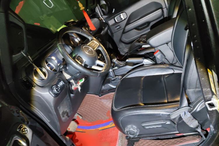 Used Jeep Wrangler 2019 2.0T Sahara 4-Door Version China V Standard
