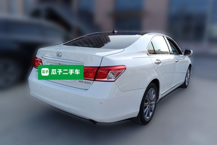 Used Lexus ES 2010 240 Luxury Edition Rear Right 45 Deg