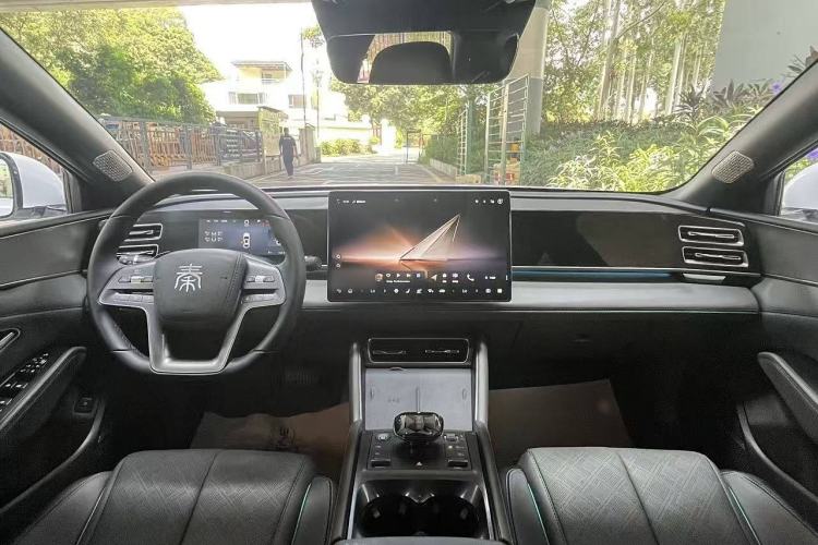 Used BYD Qin L 2025 DM-i Smart Drive 120KM Excellence Model